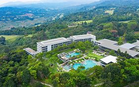 Royal Tulip Gunung Geulis Resort And Golf